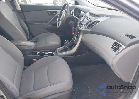2016 Hyundai Elantra Se z USA, uszkodzony, nr VIN 5NPDH4AE4GH667713